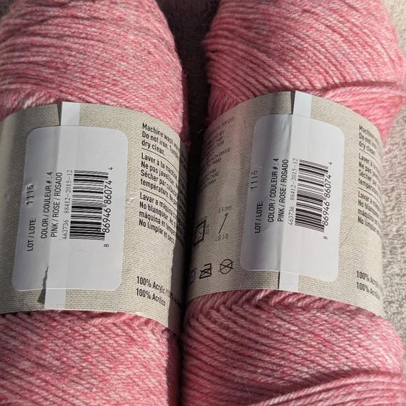 Loops & Threads Shabby Baby Pink Yarn, 2 Skiens Same Dye Lot, New - Picture 8 of 8